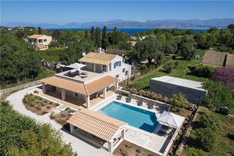 Villa in Kassiopi, photograph 5