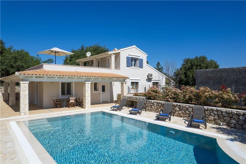 Villa in Kassiopi, photograph 1