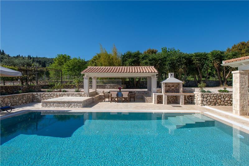 Villa in Kassiopi, photograph 3