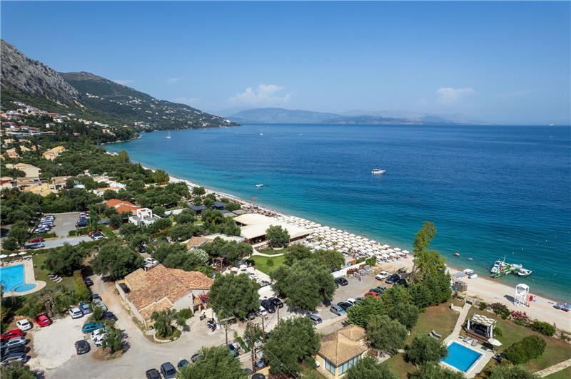 Beachfront villa in Barbati, photograph 5