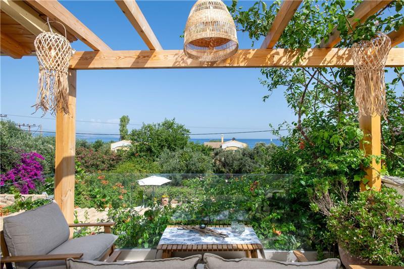 Beachfront villa in Barbati, photograph 2