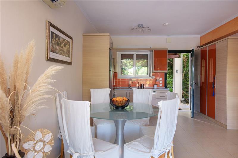 Beachfront villa in Barbati, photograph 21