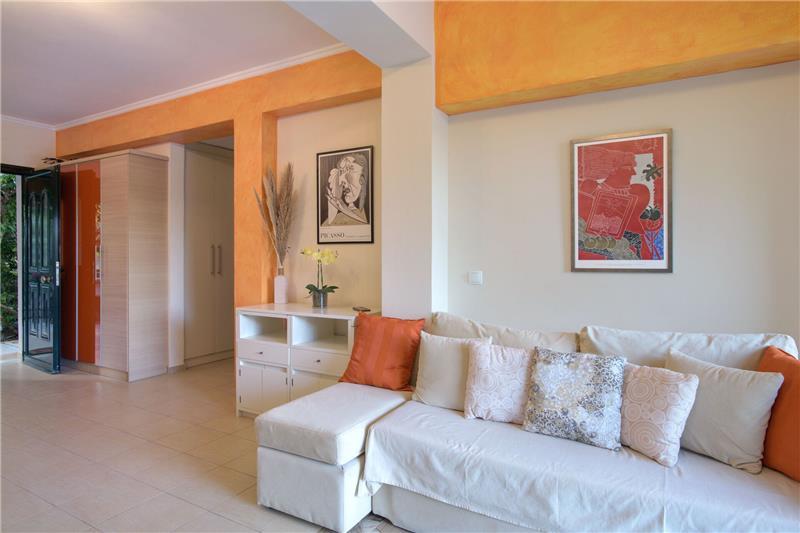 Beachfront villa in Barbati, photograph 23