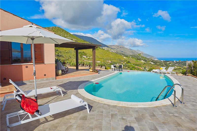 Sea-view villa in Castellammare del Golfo, photograph 4