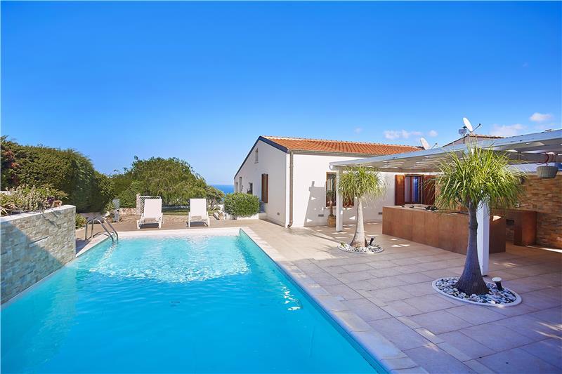 Sea-view villa in Castellammare del Golfo, photograph 4