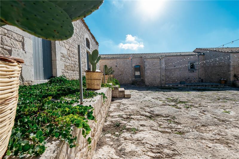 Villa in Modica, photograph 18