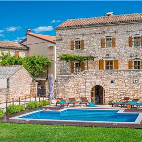 Large Istrian Country Villa with Pool, sleeps 12-14