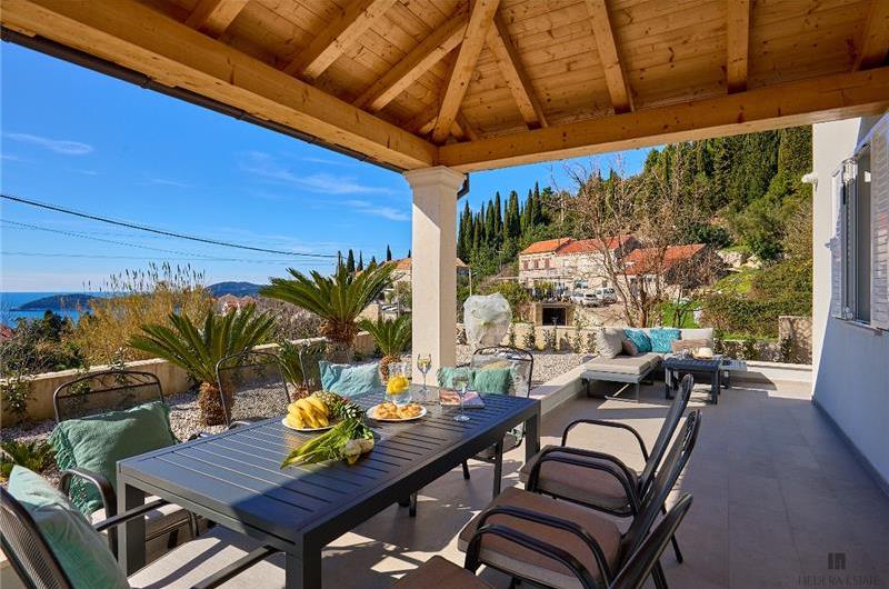 4 Bedroom Villa with Jacuzzi and Seaview in Orašac, Dubrovnik, Sleeps 9