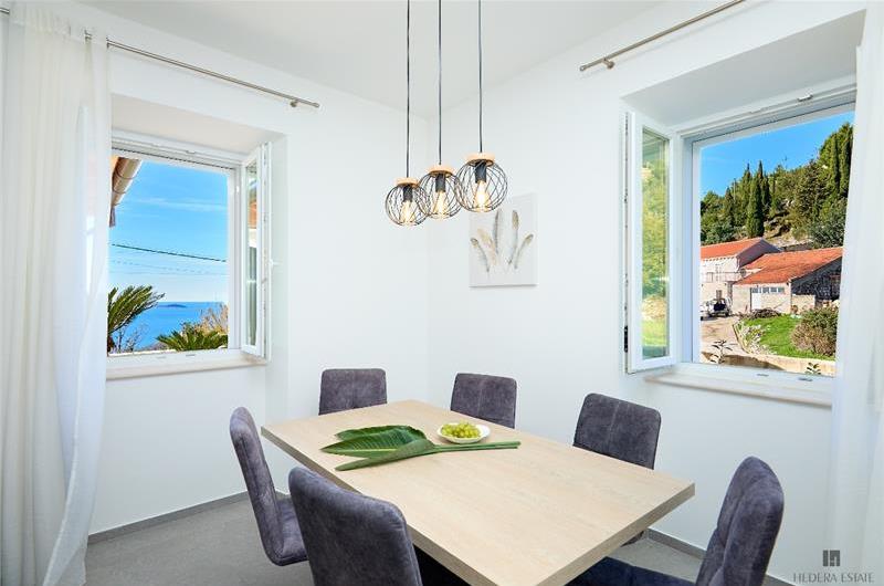4 Bedroom Villa with Jacuzzi and Seaview in Orašac, Dubrovnik, Sleeps 9
