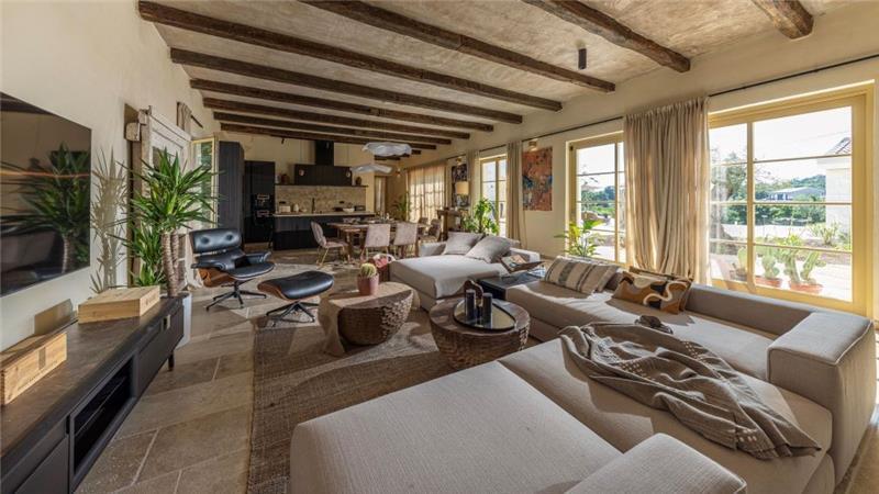  4 Bedroom Villa with Infinity Pool near Rovinj, Istria, Sleeps 8