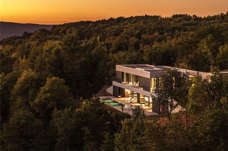 2 Bedroom Villa with Infinity Pool in Buzet, Istria, Sleeps 4