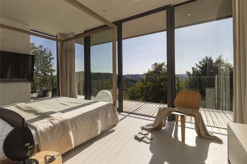 2 Bedroom Villa with Infinity Pool in Buzet, Istria, Sleeps 4