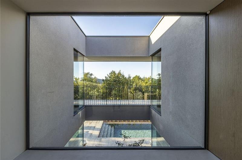 2 Bedroom Villa with Infinity Pool in Buzet, Istria, Sleeps 4