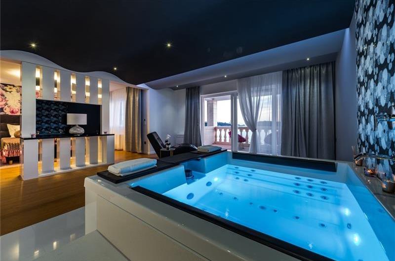Luxury 5 Bedroom Villa with Heated Pool, Jacuzzi, Steam Room and Sea Views in Lozica near Dubrovnik, Sleeps 10
