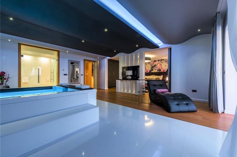 Luxury 5 Bedroom Villa with Heated Pool, Jacuzzi, Steam Room and Sea Views in Lozica near Dubrovnik, Sleeps 10