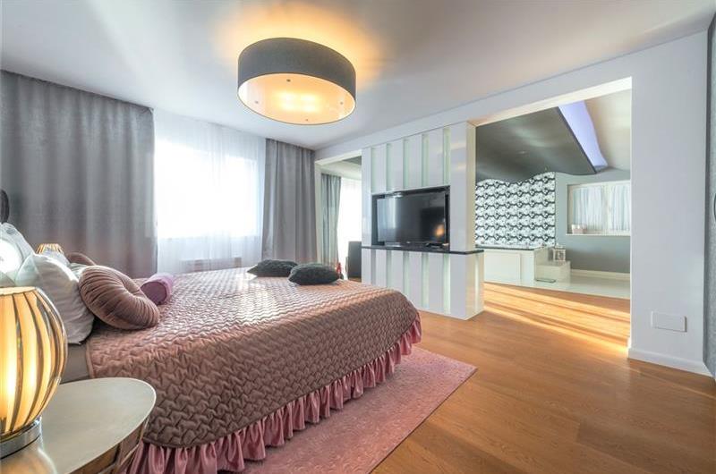 Luxury 5 Bedroom Villa with Heated Pool, Jacuzzi, Steam Room and Sea Views in Lozica near Dubrovnik, Sleeps 10