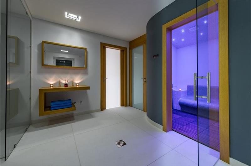 Luxury 5 Bedroom Villa with Heated Pool, Jacuzzi, Steam Room and Sea Views in Lozica near Dubrovnik, Sleeps 10