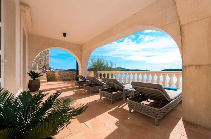 Luxury 5 Bedroom Villa with Heated Pool, Jacuzzi, Steam Room and Sea Views in Lozica near Dubrovnik, Sleeps 10