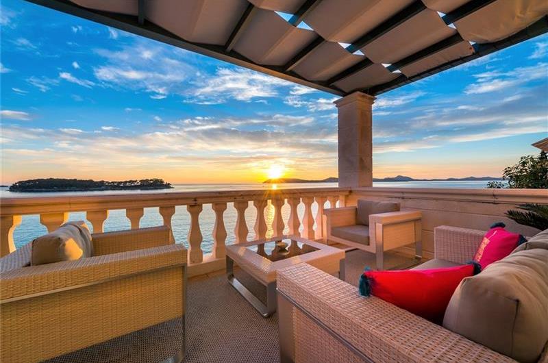 Luxury 5 Bedroom Villa with Heated Pool, Jacuzzi, Steam Room and Sea Views in Lozica near Dubrovnik, Sleeps 10