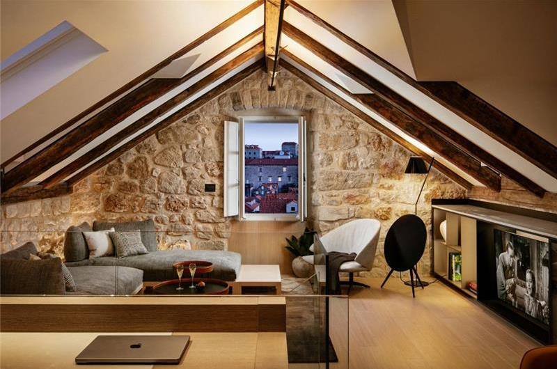 Luxury 3 Bedroom Villa with Jacuzzi, Sauna and Gym in Dubrovnik Old Town, Sleeps 6