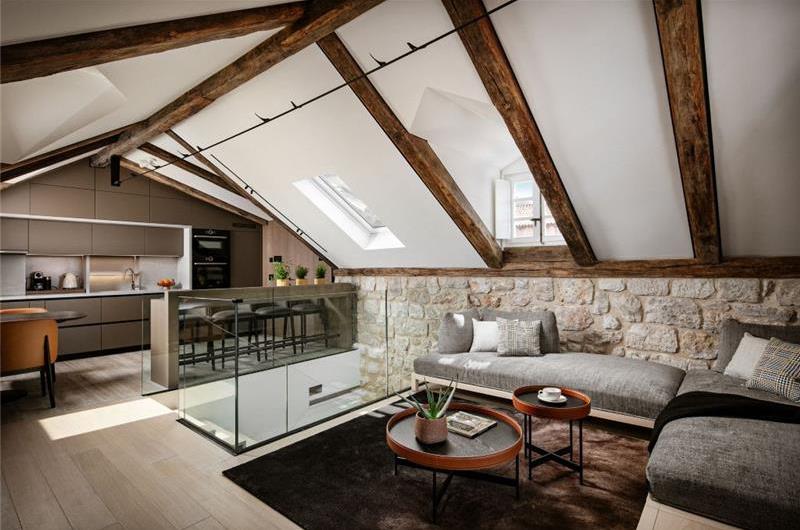 Luxury 3 Bedroom Villa with Jacuzzi, Sauna and Gym in Dubrovnik Old Town, Sleeps 6