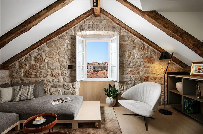 Luxury 3 Bedroom Villa with Jacuzzi, Sauna and Gym in Dubrovnik Old Town, Sleeps 6