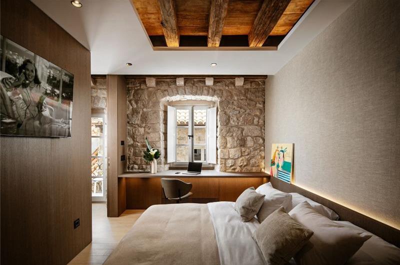 Luxury 3 Bedroom Villa with Jacuzzi, Sauna and Gym in Dubrovnik Old Town, Sleeps 6