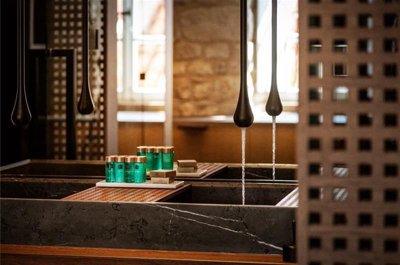 Luxury 3 Bedroom Villa with Jacuzzi, Sauna and Gym in Dubrovnik Old Town, Sleeps 6