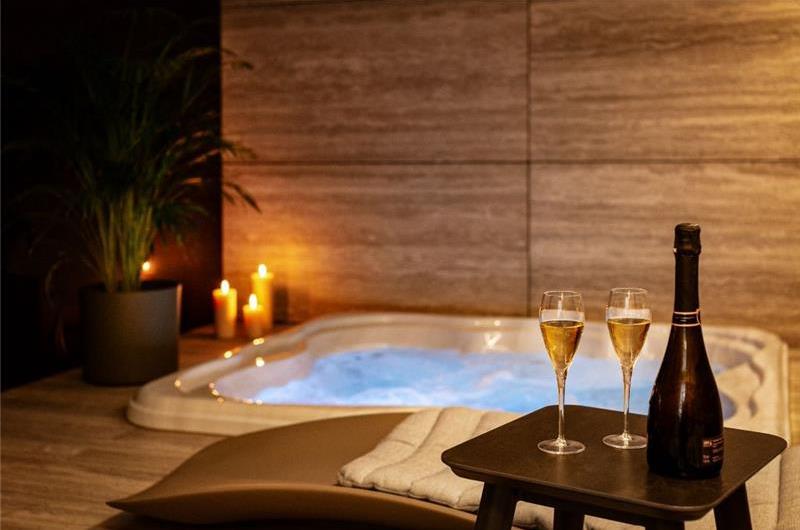 Luxury 3 Bedroom Villa with Jacuzzi, Sauna and Gym in Dubrovnik Old Town, Sleeps 6