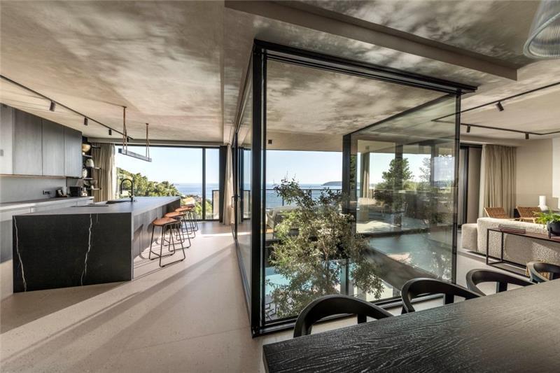 Beachfront villa in Vrbica, photograph 8