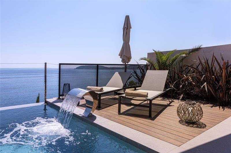 Luxury 4 Bedroom Villa with Heated Infinity Pool, Sauna, Gym, Jacuzzi and Sea Views in Vrbica, near Dubrovnik, Sleeps 8
