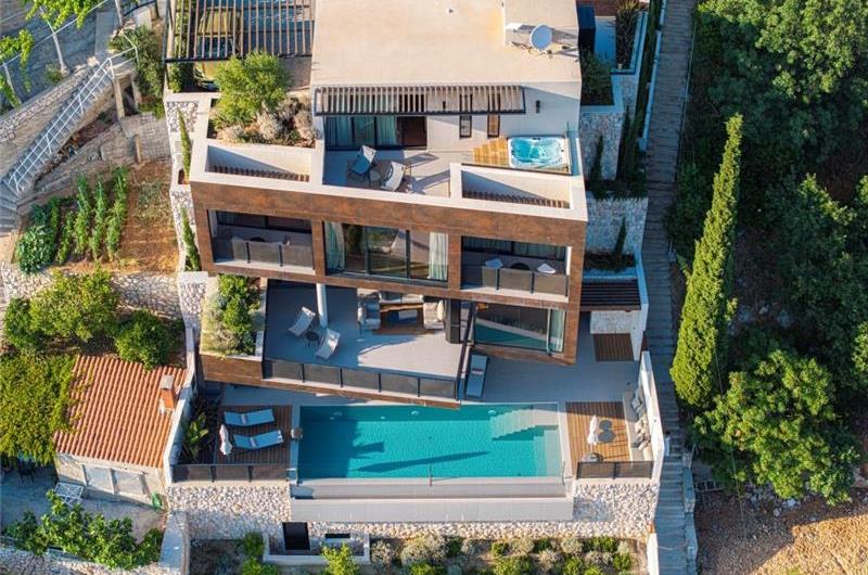 Luxury 4 Bedroom Villa with Heated Infinity Pool, Sauna, Gym, Jacuzzi and Sea Views in Vrbica, near Dubrovnik, Sleeps 8
