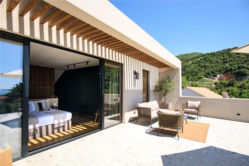 Beachfront villa in Vrbica, photograph 6