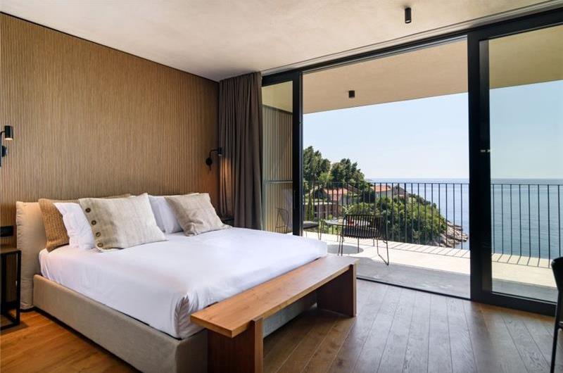 Luxury 5 Bedroom Villa with Heated Infinity Pool, Sauna, Gym, Jacuzzi and Sea Views in Vrbica, near Dubrovnik, Sleeps 10