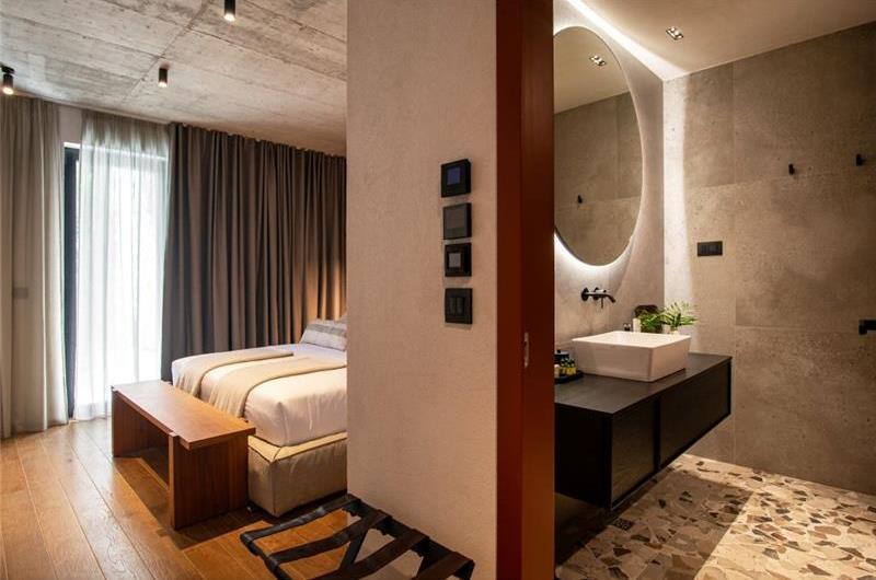 Luxury 5 Bedroom Villa with Heated Infinity Pool, Sauna, Gym, Jacuzzi and Sea Views in Vrbica, near Dubrovnik, Sleeps 10