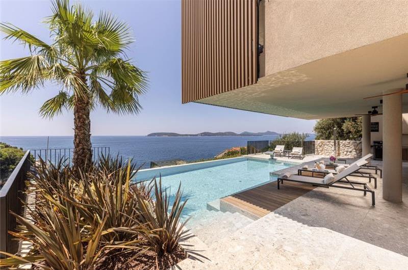 Luxury 5 Bedroom Villa with Heated Infinity Pool, Sauna, Gym, Jacuzzi and Sea Views in Vrbica, near Dubrovnik, Sleeps 10