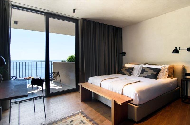 Luxury 5 Bedroom Villa with Heated Infinity Pool, Sauna, Gym, Jacuzzi and Sea Views in Vrbica, near Dubrovnik, Sleeps 10