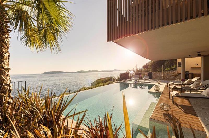 Luxury 5 Bedroom Villa with Heated Infinity Pool, Sauna, Gym, Jacuzzi and Sea Views in Vrbica, near Dubrovnik, Sleeps 10