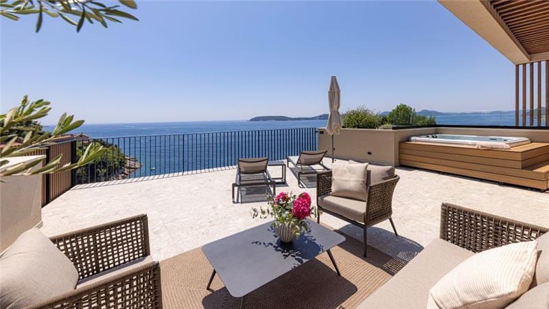 Luxury 5 Bedroom Villa with Heated Infinity Pool, Sauna, Gym, Jacuzzi and Sea Views in Vrbica, near Dubrovnik, Sleeps 10