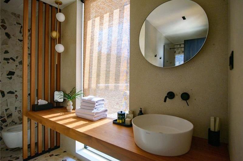 Luxury 5 Bedroom Villa with Heated Infinity Pool, Sauna, Gym, Jacuzzi and Sea Views in Vrbica, near Dubrovnik, Sleeps 10