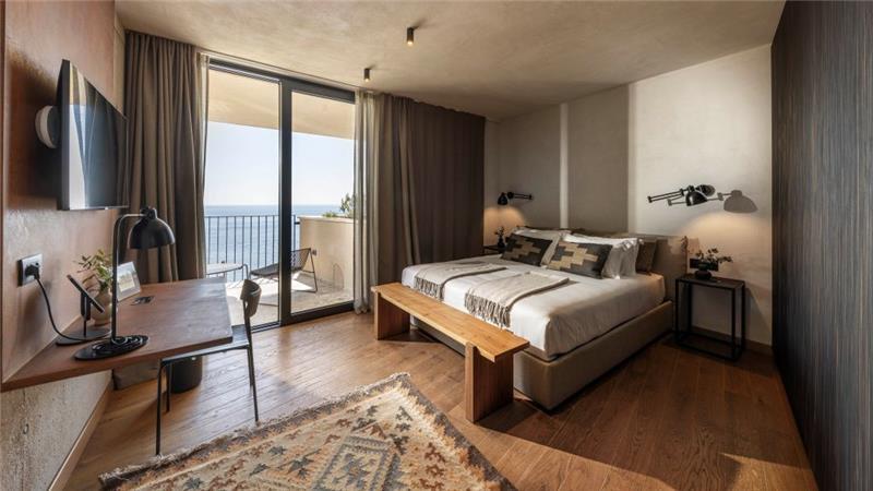 Luxury 5 Bedroom Villa with Heated Infinity Pool, Sauna, Gym, Jacuzzi and Sea Views in Vrbica, near Dubrovnik, Sleeps 10