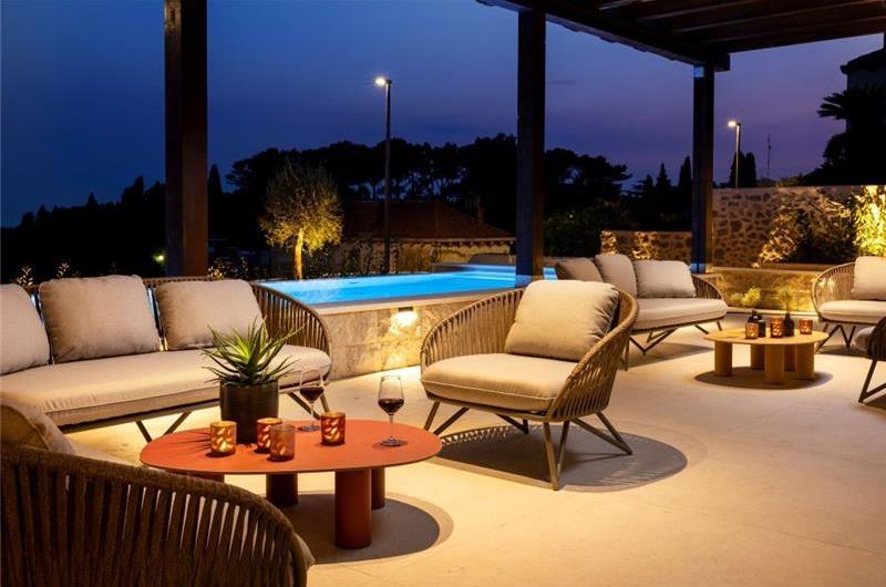 7 Bedroom Villa with Infinity Pool and Sea Views in Dubrovnik, Sleeps 14