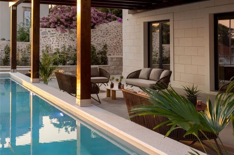 7 Bedroom Villa with Infinity Pool and Sea Views in Dubrovnik, Sleeps 14
