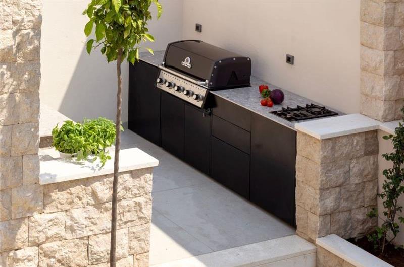 7 Bedroom Villa with Infinity Pool and Sea Views in Dubrovnik, Sleeps 14