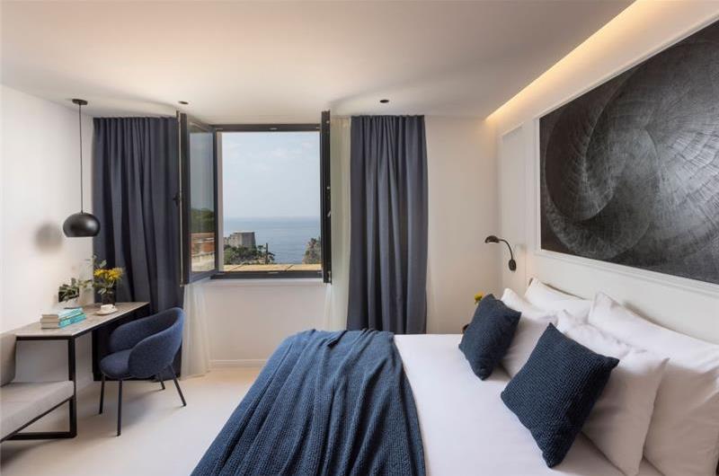 7 Bedroom Villa with Infinity Pool and Sea Views in Dubrovnik, Sleeps 14