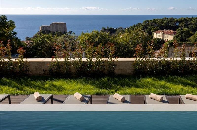 7 Bedroom Villa with Infinity Pool and Sea Views in Dubrovnik, Sleeps 14