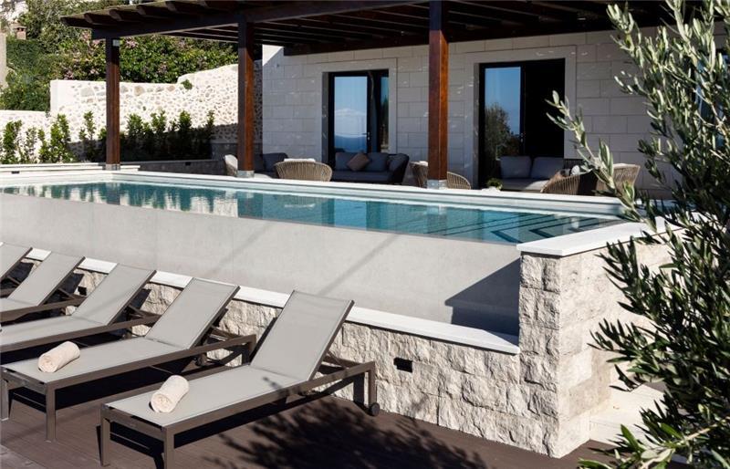 7 Bedroom Villa with Infinity Pool and Sea Views in Dubrovnik, Sleeps 14