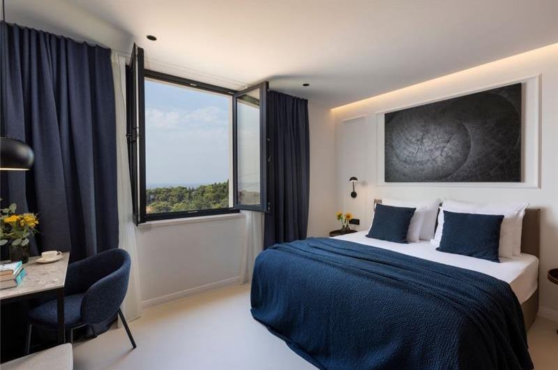 7 Bedroom Villa with Infinity Pool and Sea Views in Dubrovnik, Sleeps 14