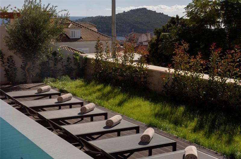 7 Bedroom Villa with Infinity Pool and Sea Views in Dubrovnik, Sleeps 14