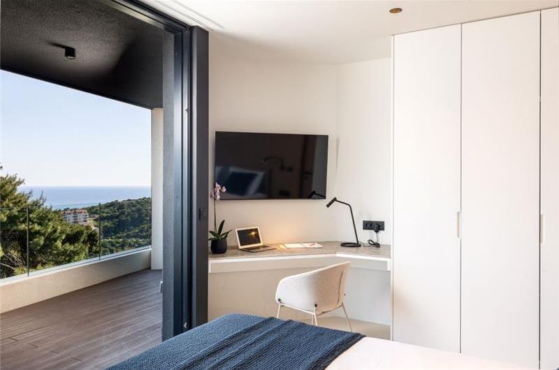 6 Bedroom Villa with Heated Infinity Pool and Sea Views in Dubrovnik, Sleeps 12